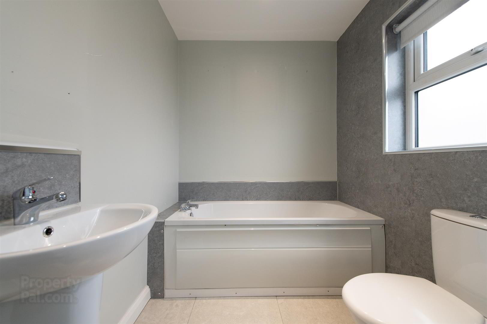 1b Strangford Road 9 of 21