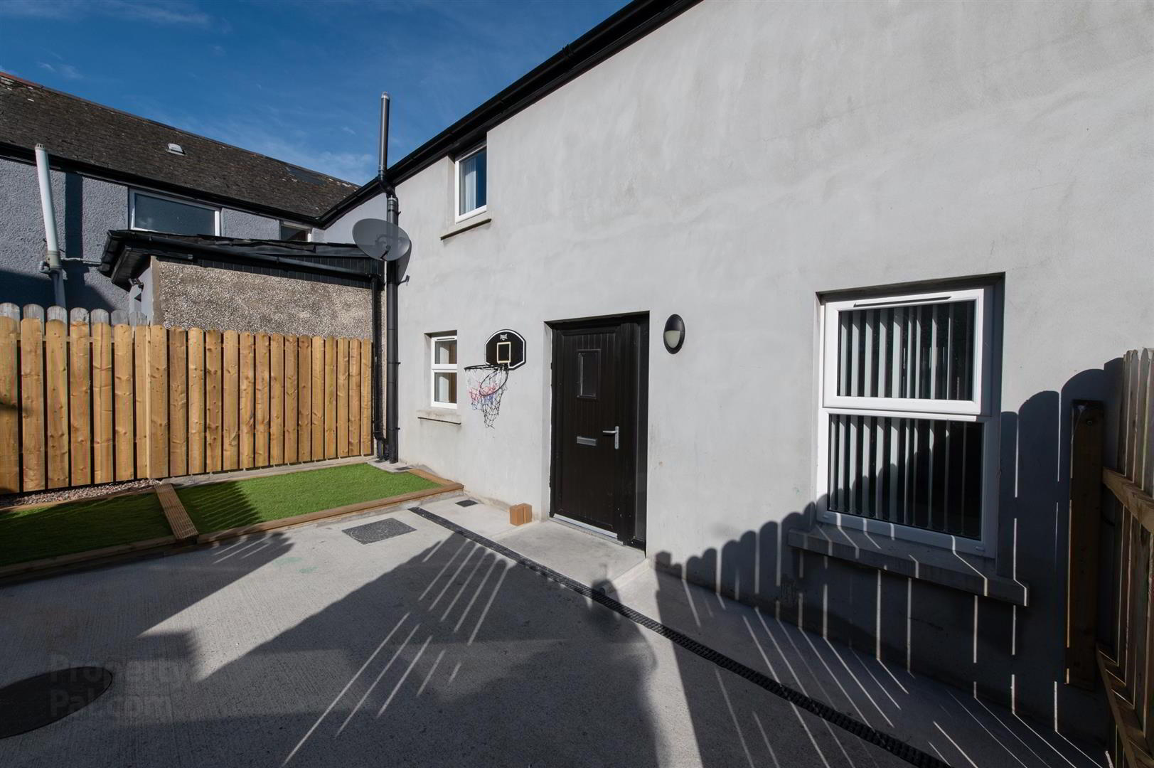 1b Strangford Road 17 of 21