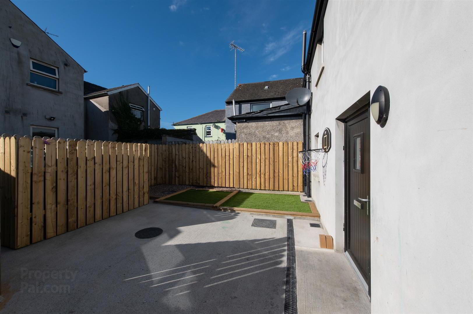 1b Strangford Road 19 of 21