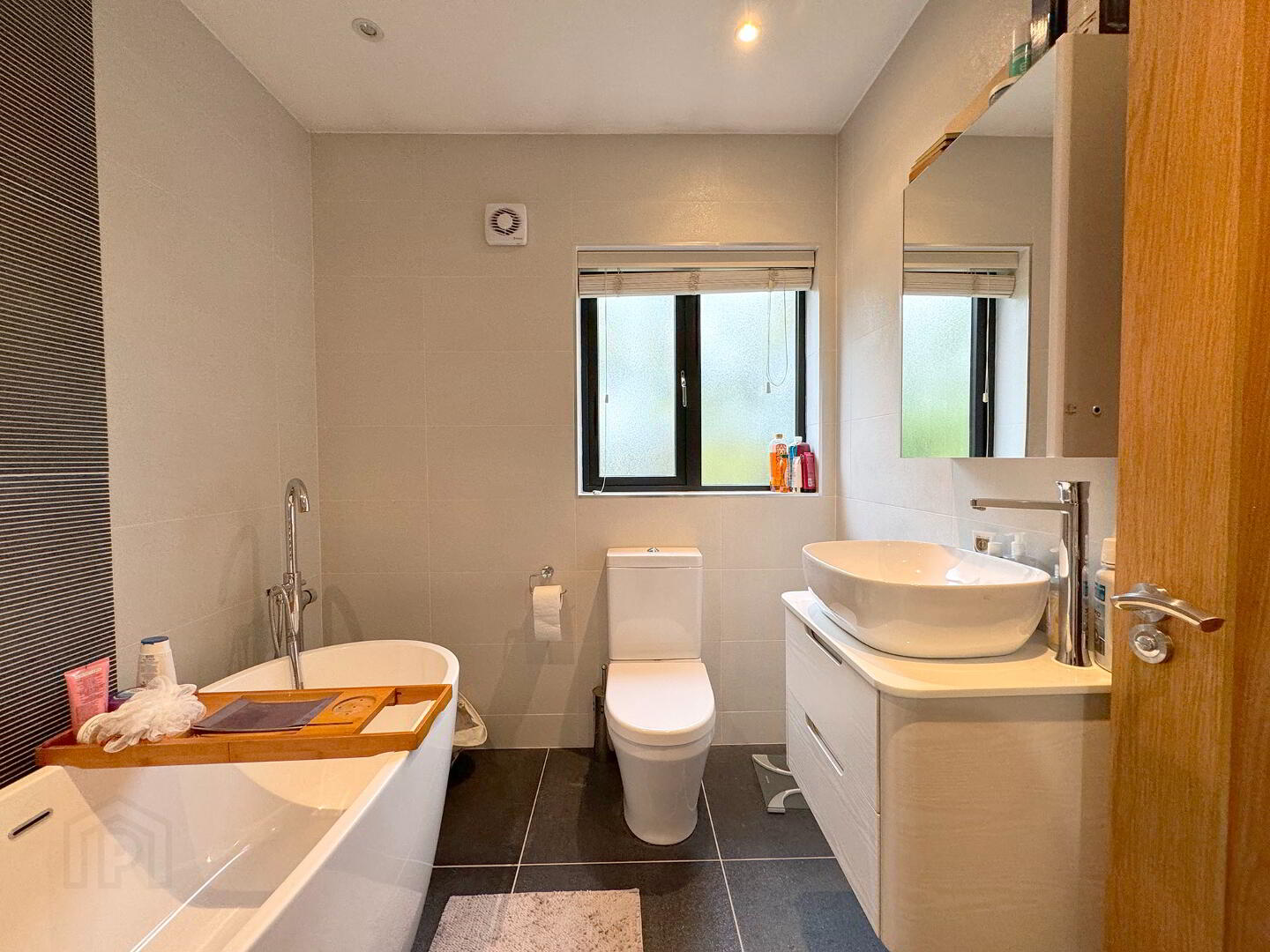 29 Lotus Heights 17 of 20