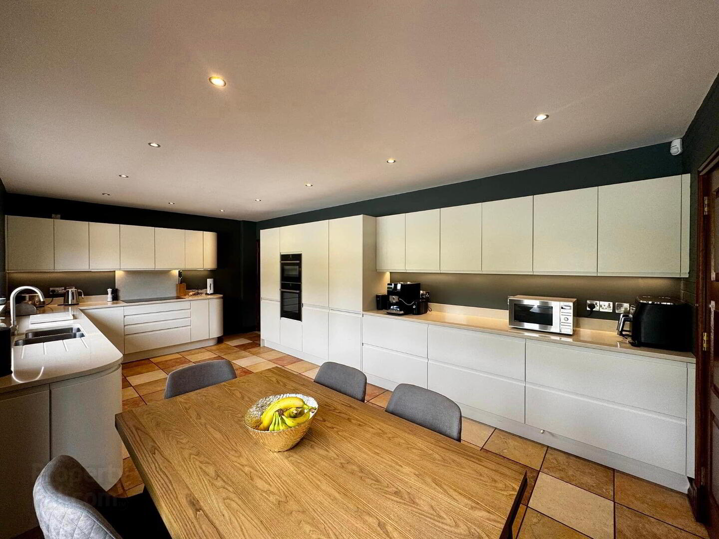 93 Charlotte Street 16 of 56