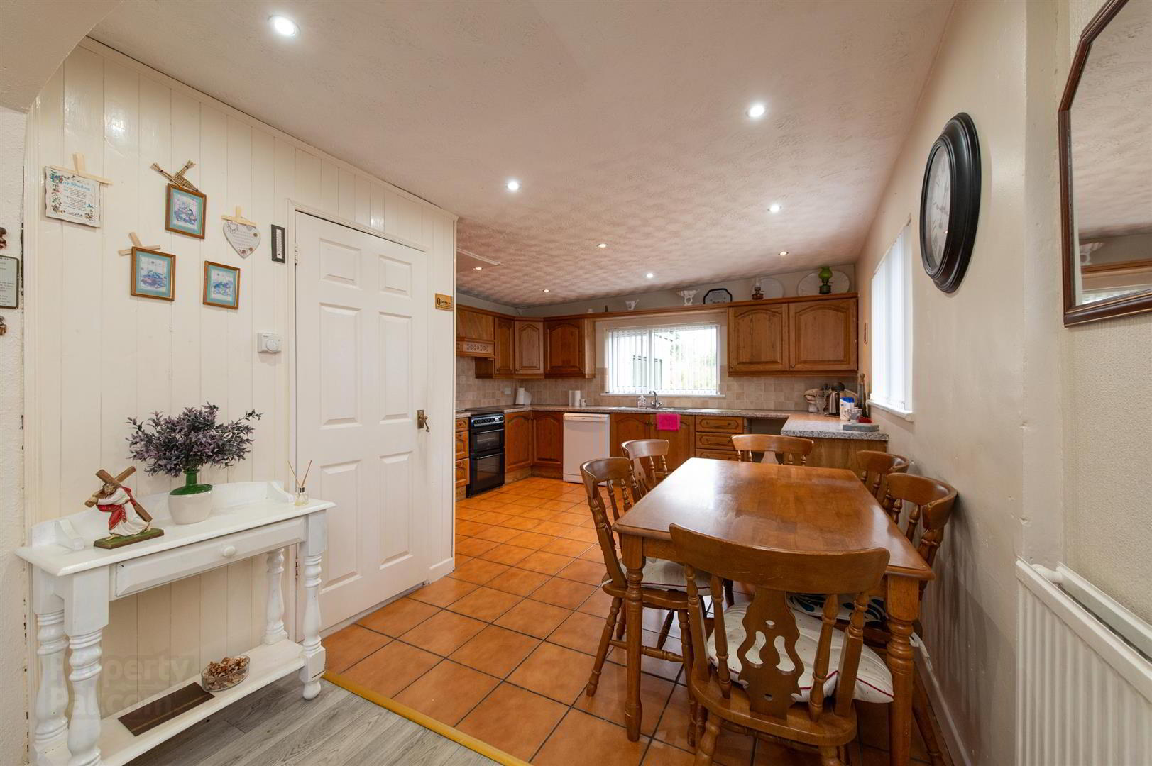 15 Barrack Hill 7 of 26