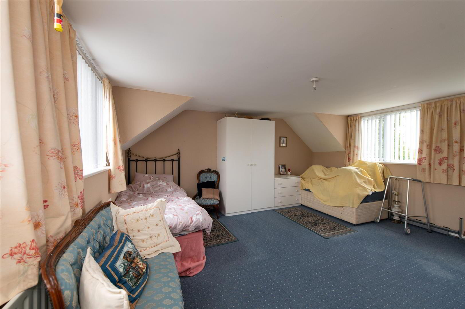 15 Barrack Hill 15 of 26