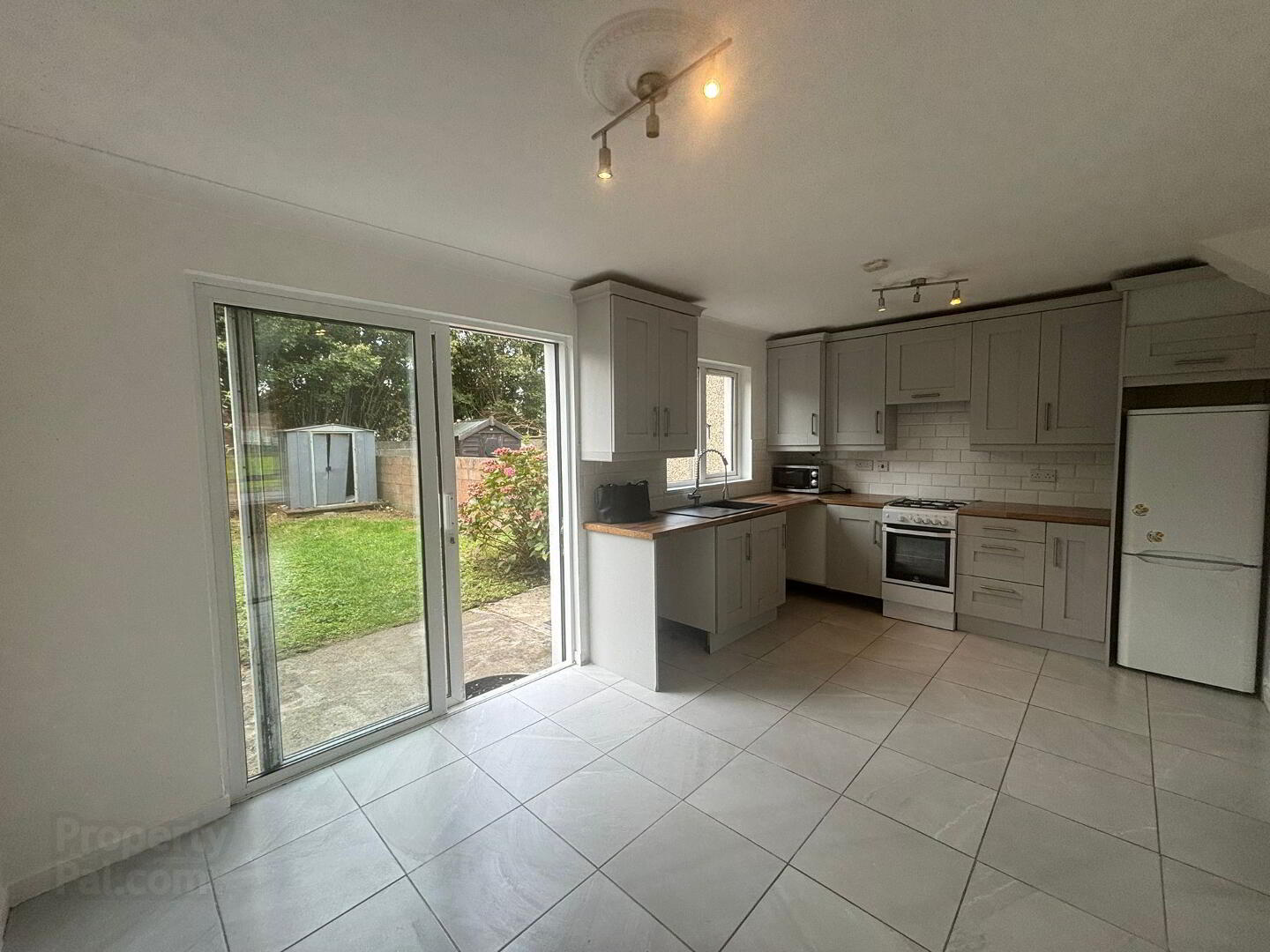 9 Cedarfield Close Donore Road 7 of 14