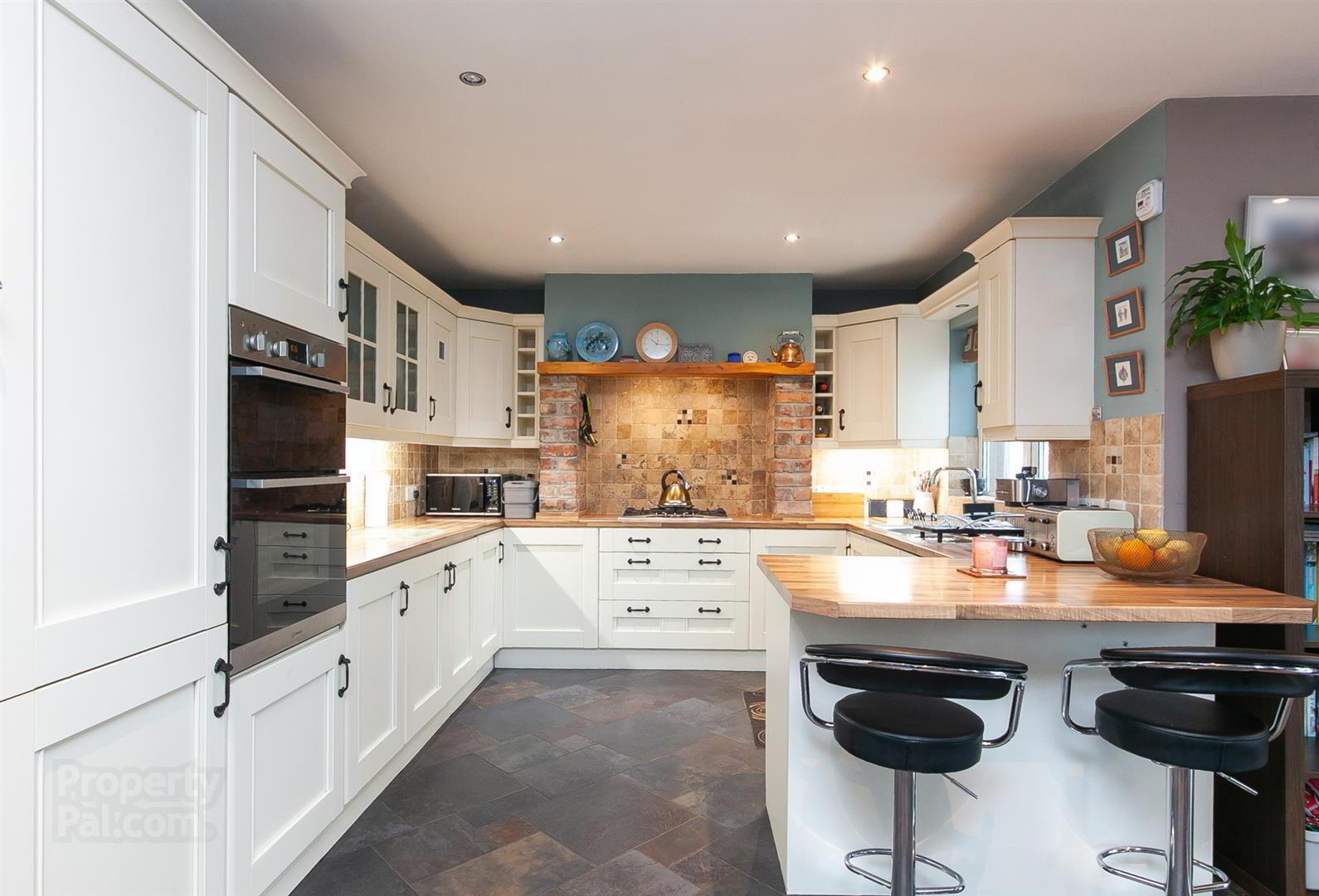 153 Hillhead Road 14 of 28