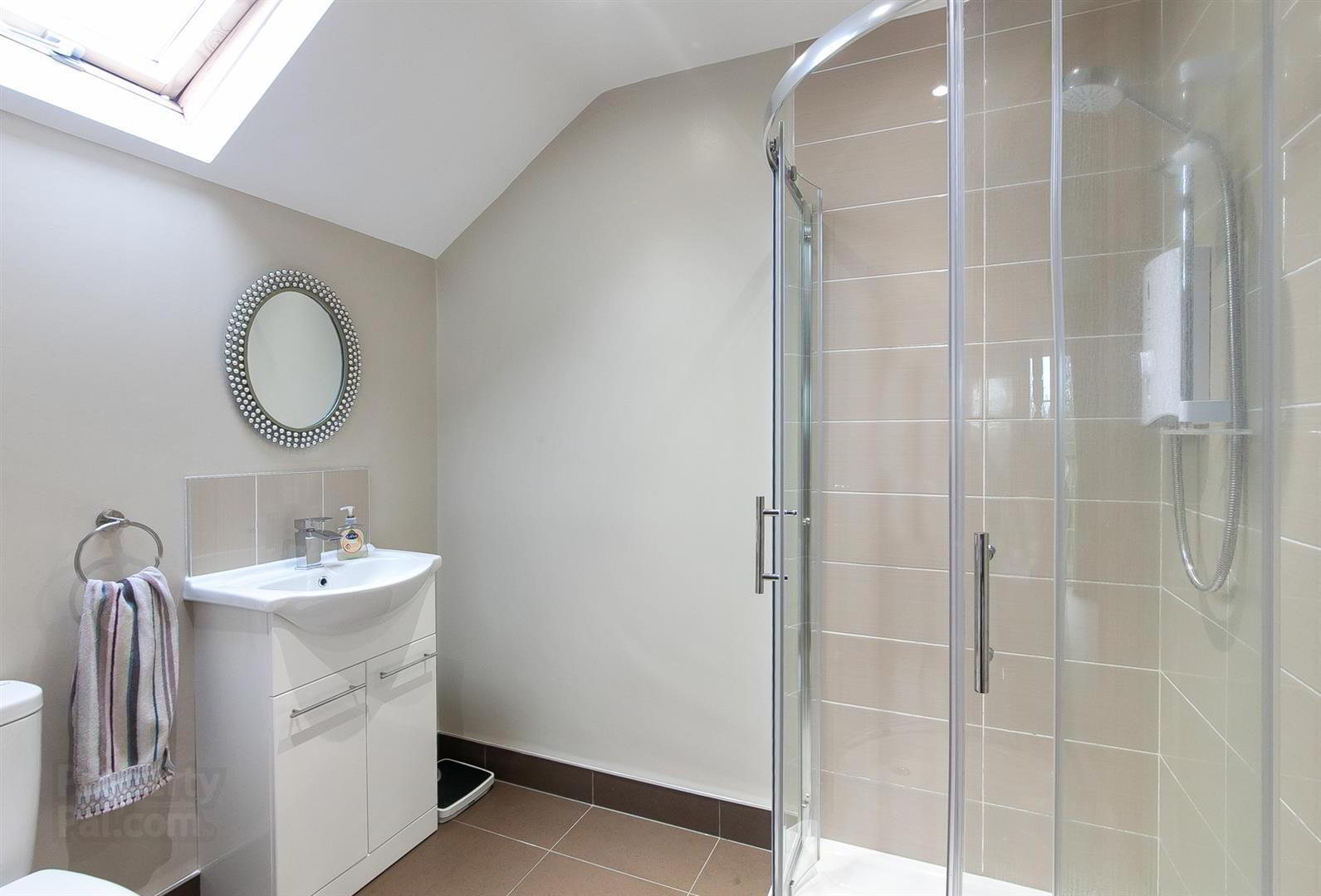 153 Hillhead Road 19 of 28