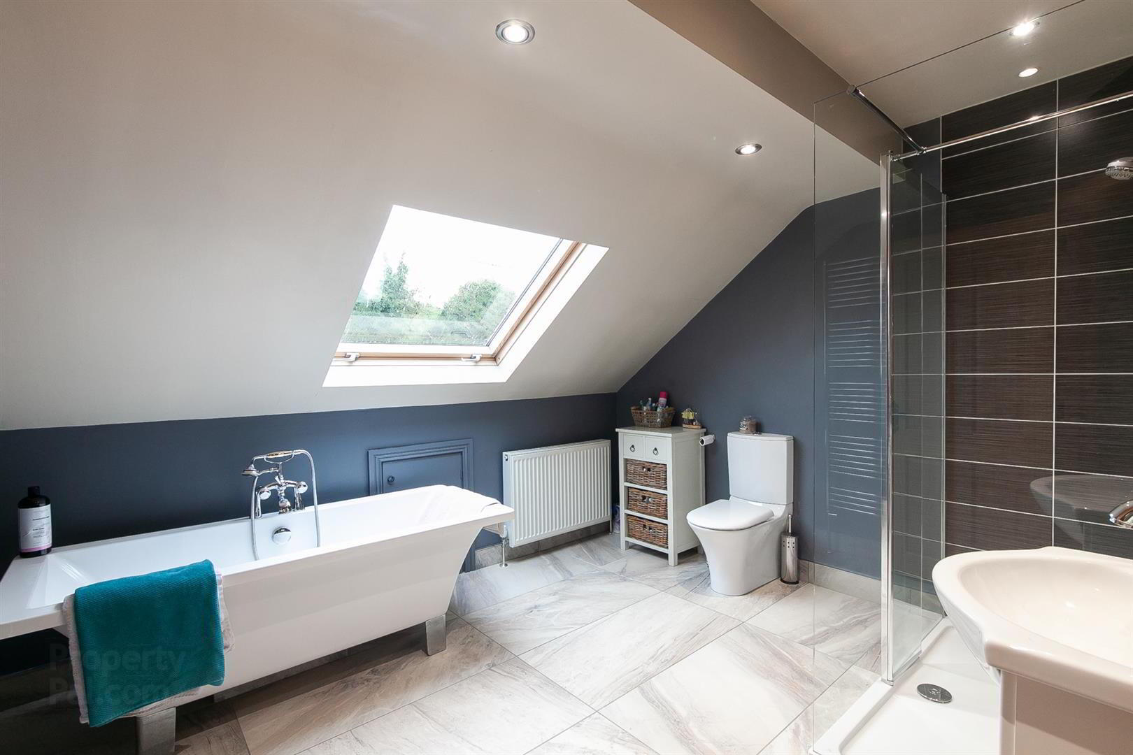 153 Hillhead Road 24 of 28