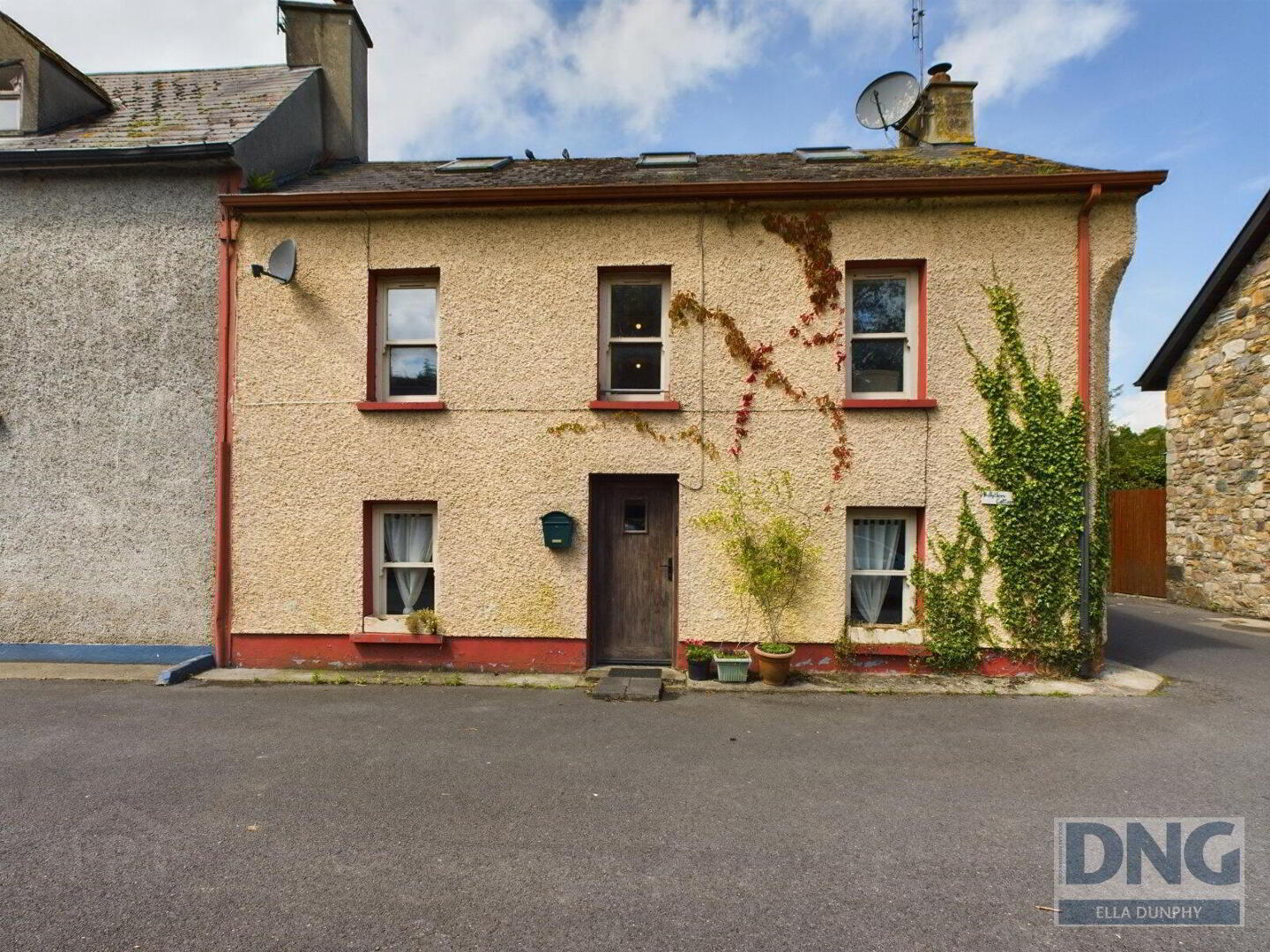 Hollythorne Cottage 2 of 34