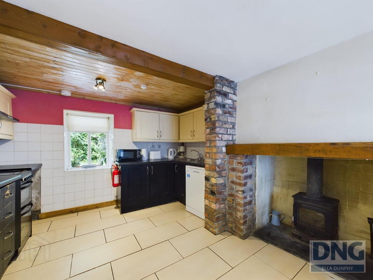 Hollythorne Cottage 9 of 34