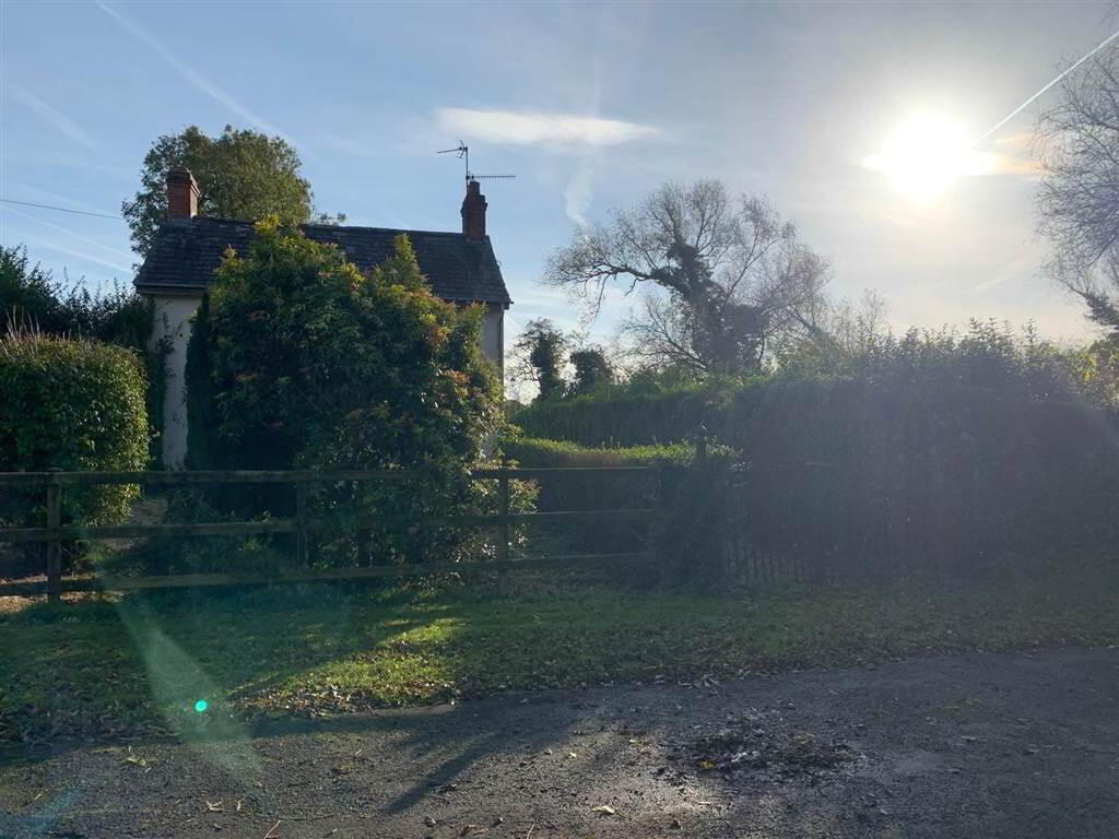 A FOR SALE AS WHOLE OR IN LOTS, Detached House Needi, 6 Glenavy Road 5 of 18
