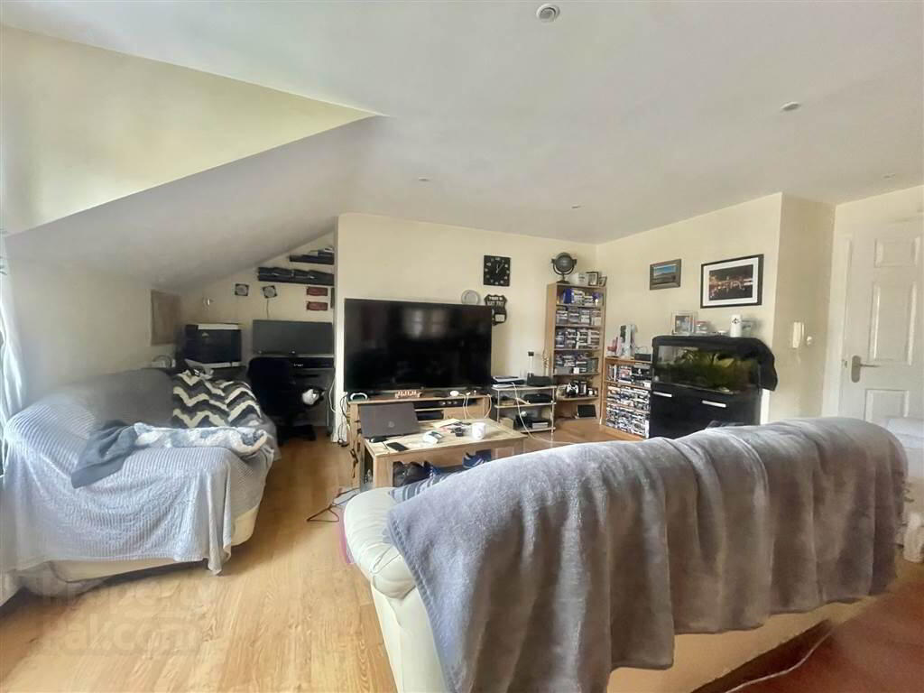 16d Riverview Meadows 4 of 6