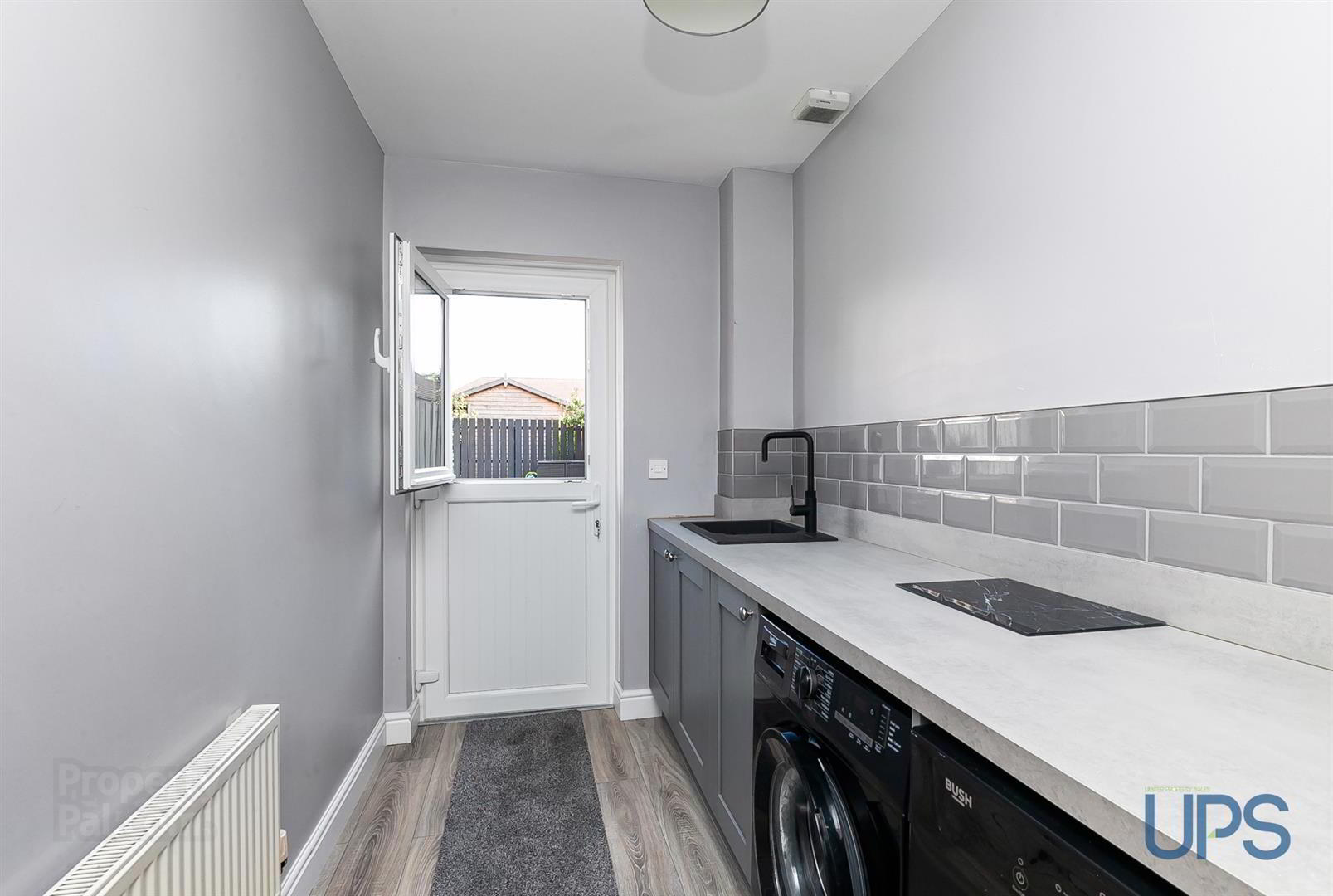 42 St Annes Road 8 of 32