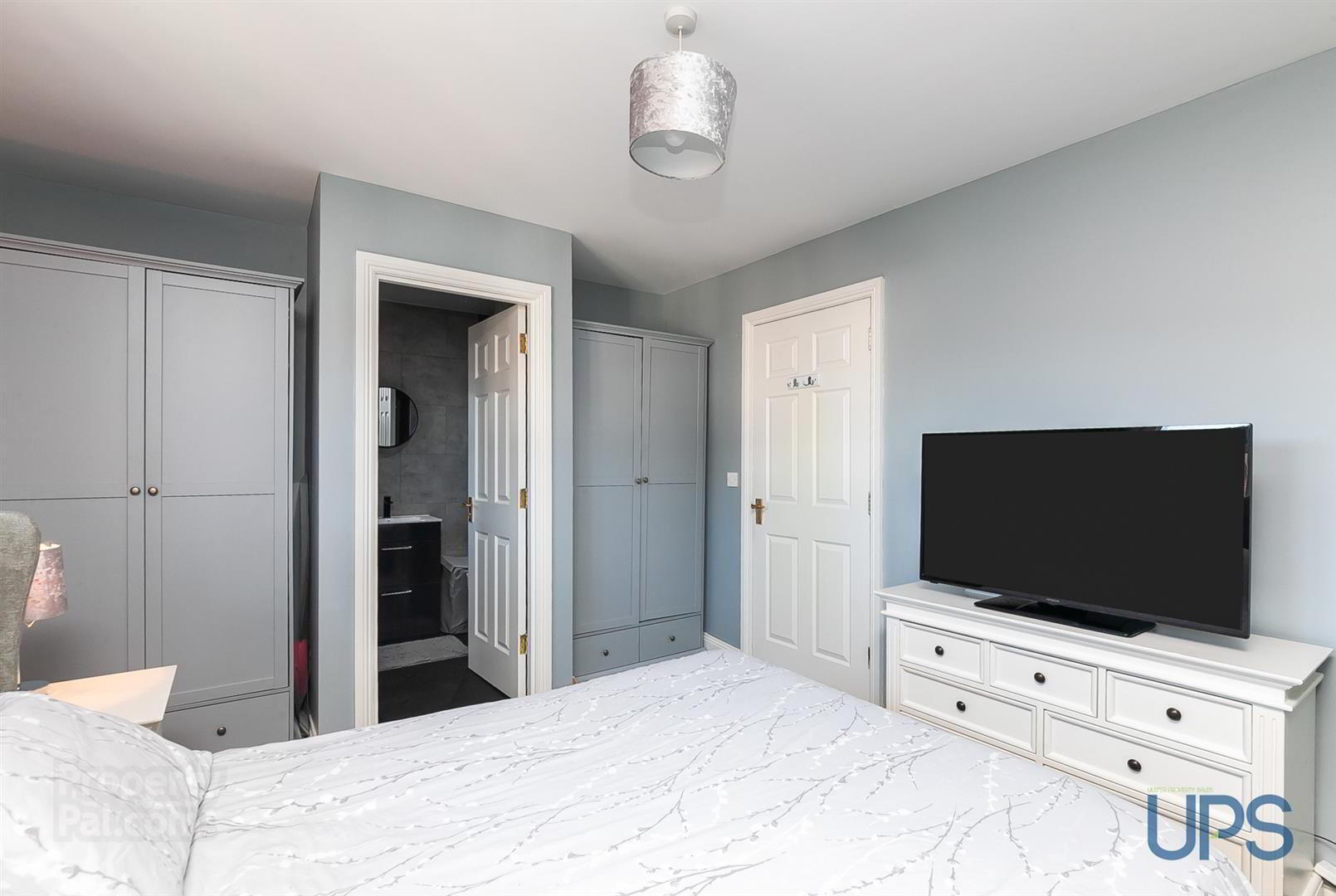 42 St Annes Road 21 of 32