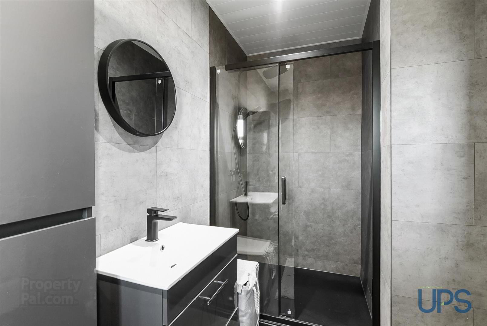 42 St Annes Road 22 of 32