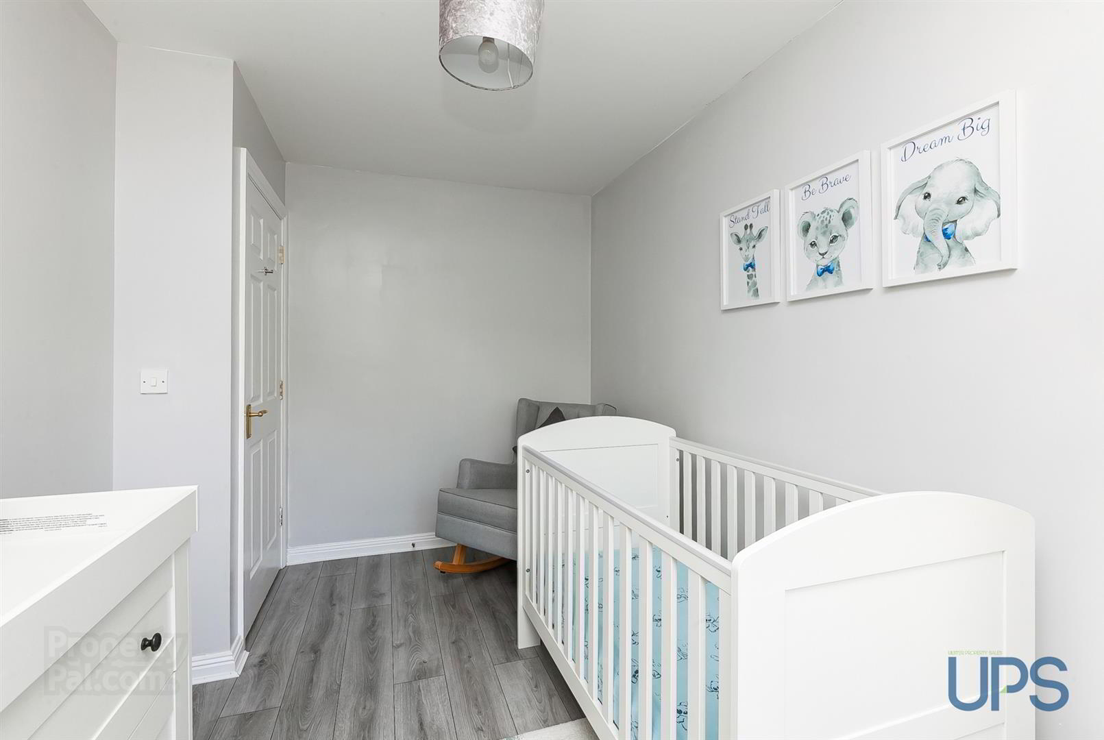 42 St Annes Road 26 of 32