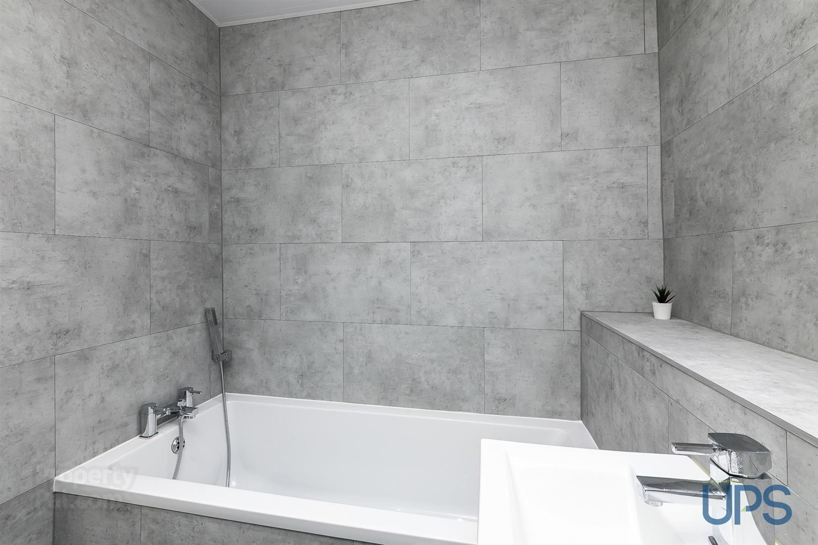 42 St Annes Road 28 of 32