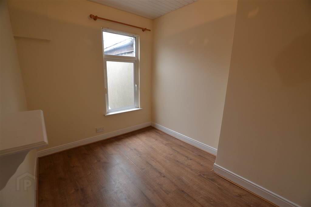 35 Fallswater Street 9 of 13