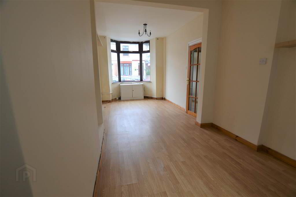 35 Fallswater Street 4 of 13