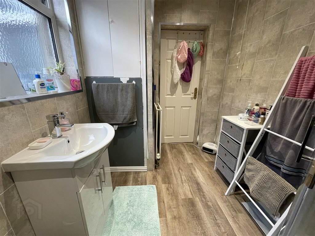 35 Fallswater Street 13 of 13