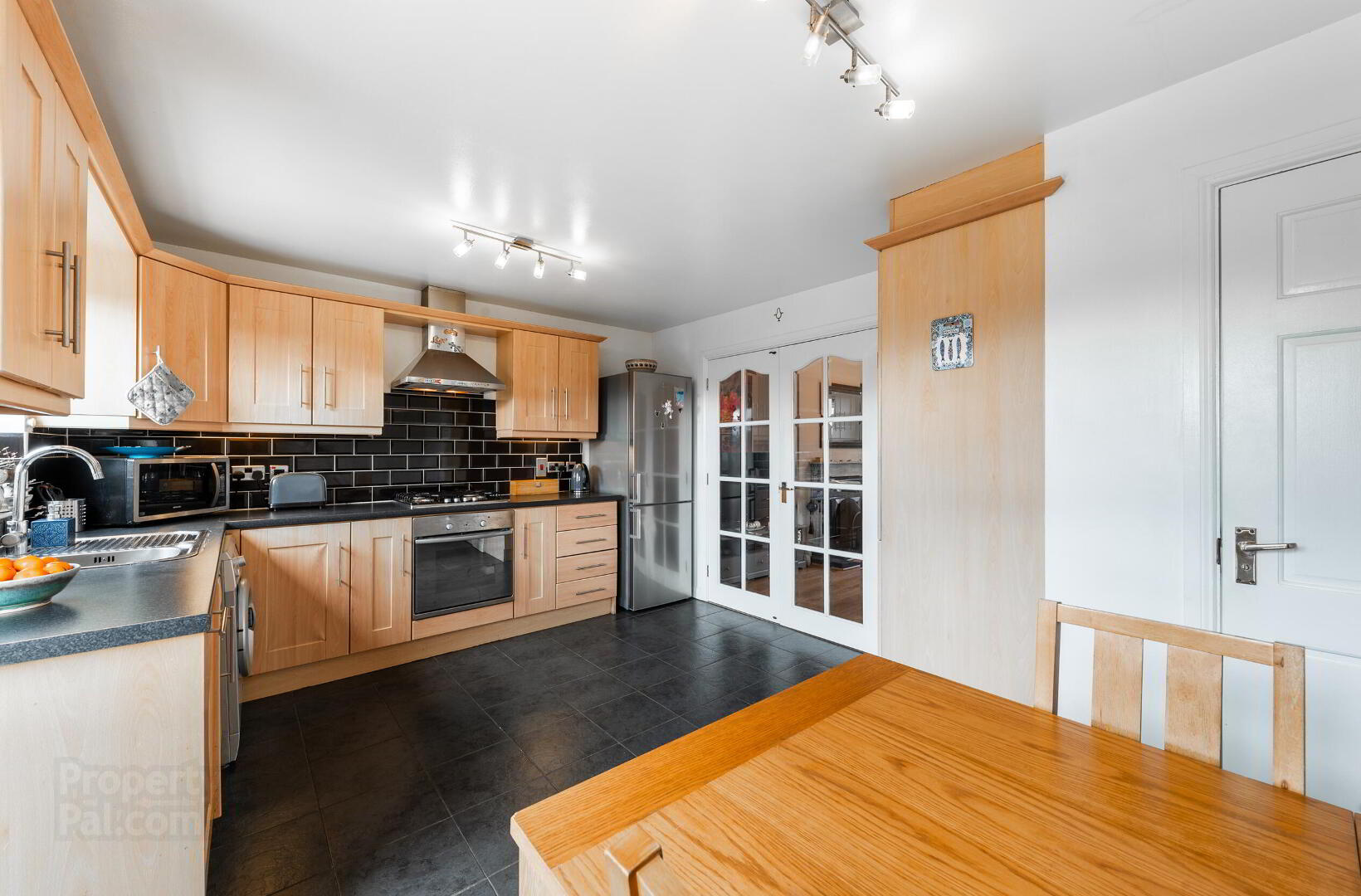 12 Stonebridge Square 7 of 22