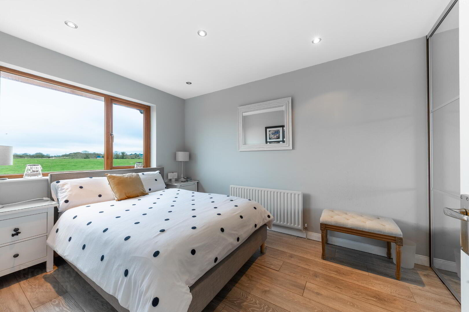 12 Stonebridge Square 14 of 22