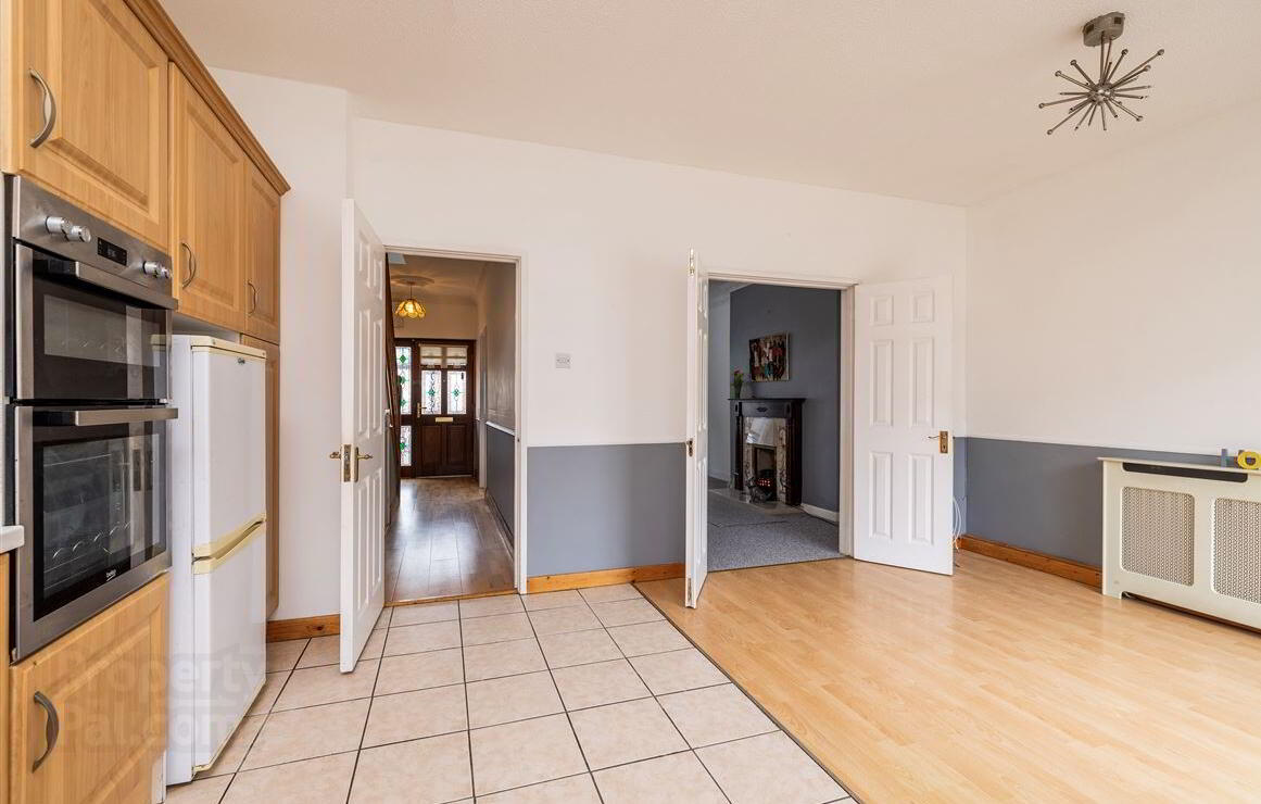 18 Monastery Gate Avenue 10 of 25