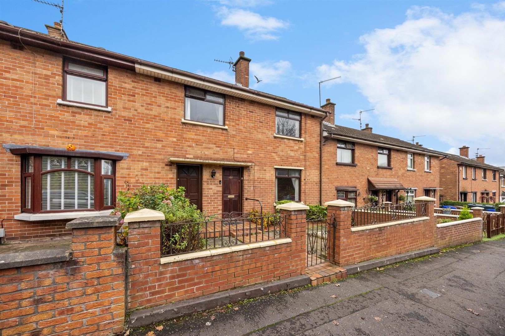 44 Andersonstown Park West