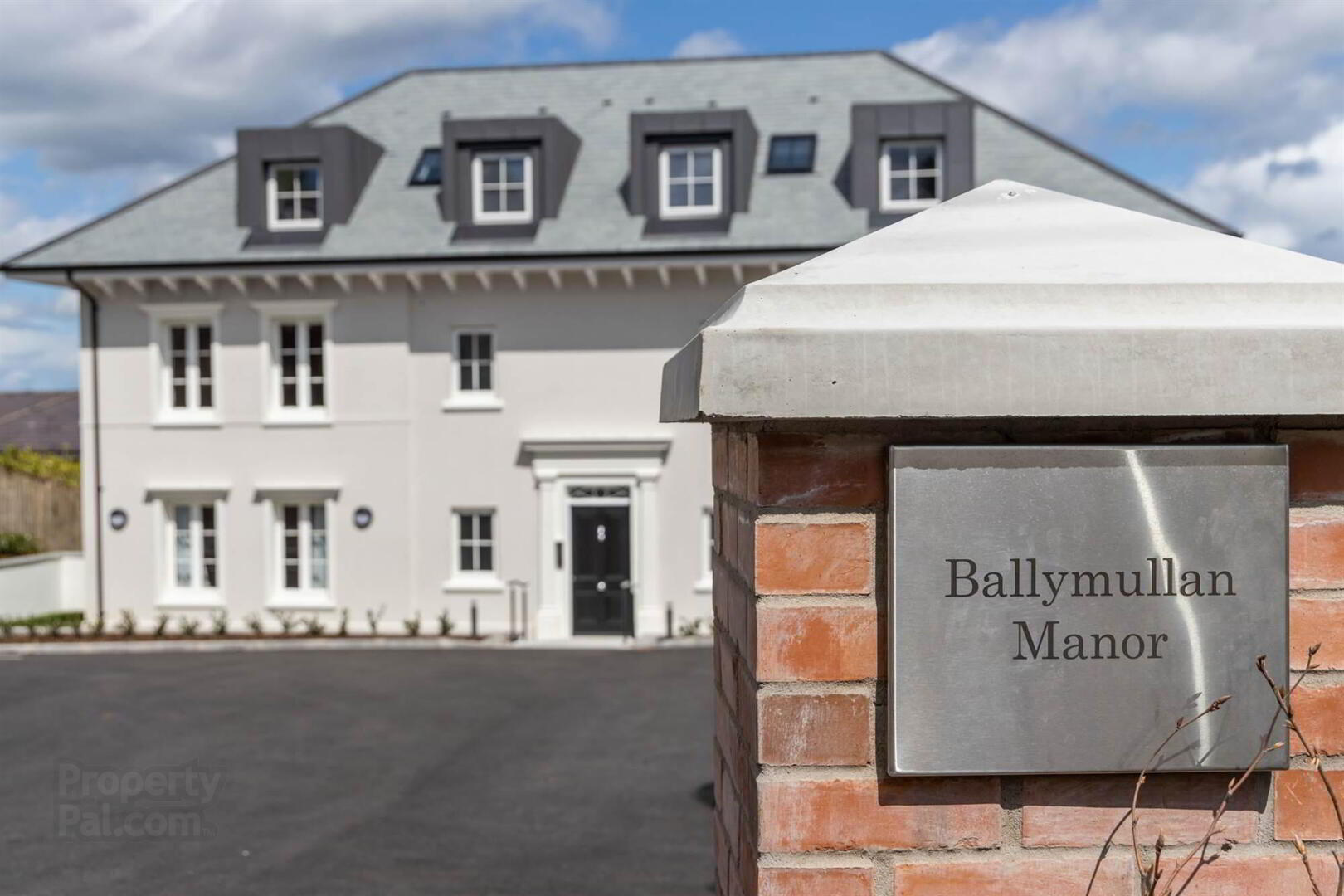 The Manor House, 7 Ballymullan Manor