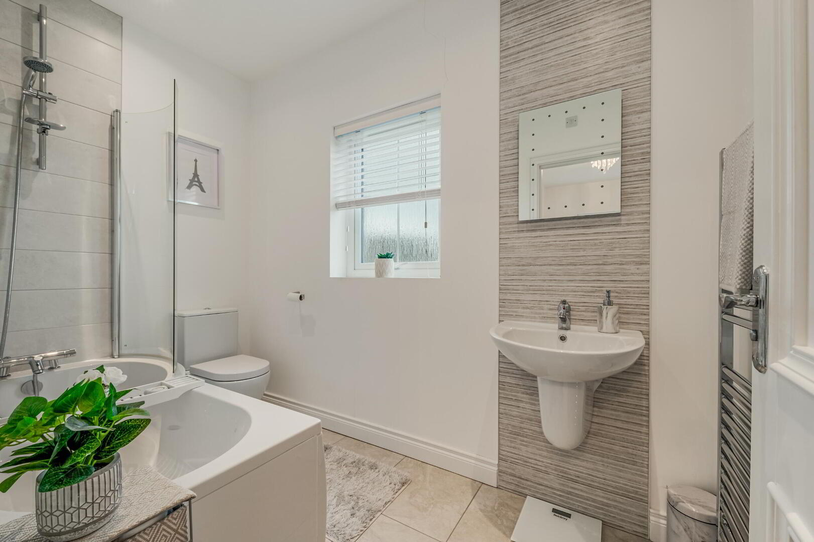 18 Rowanvale Crescent 41 of 46