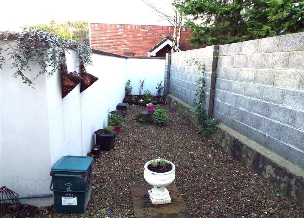 13 St. James Mews 18 of 20