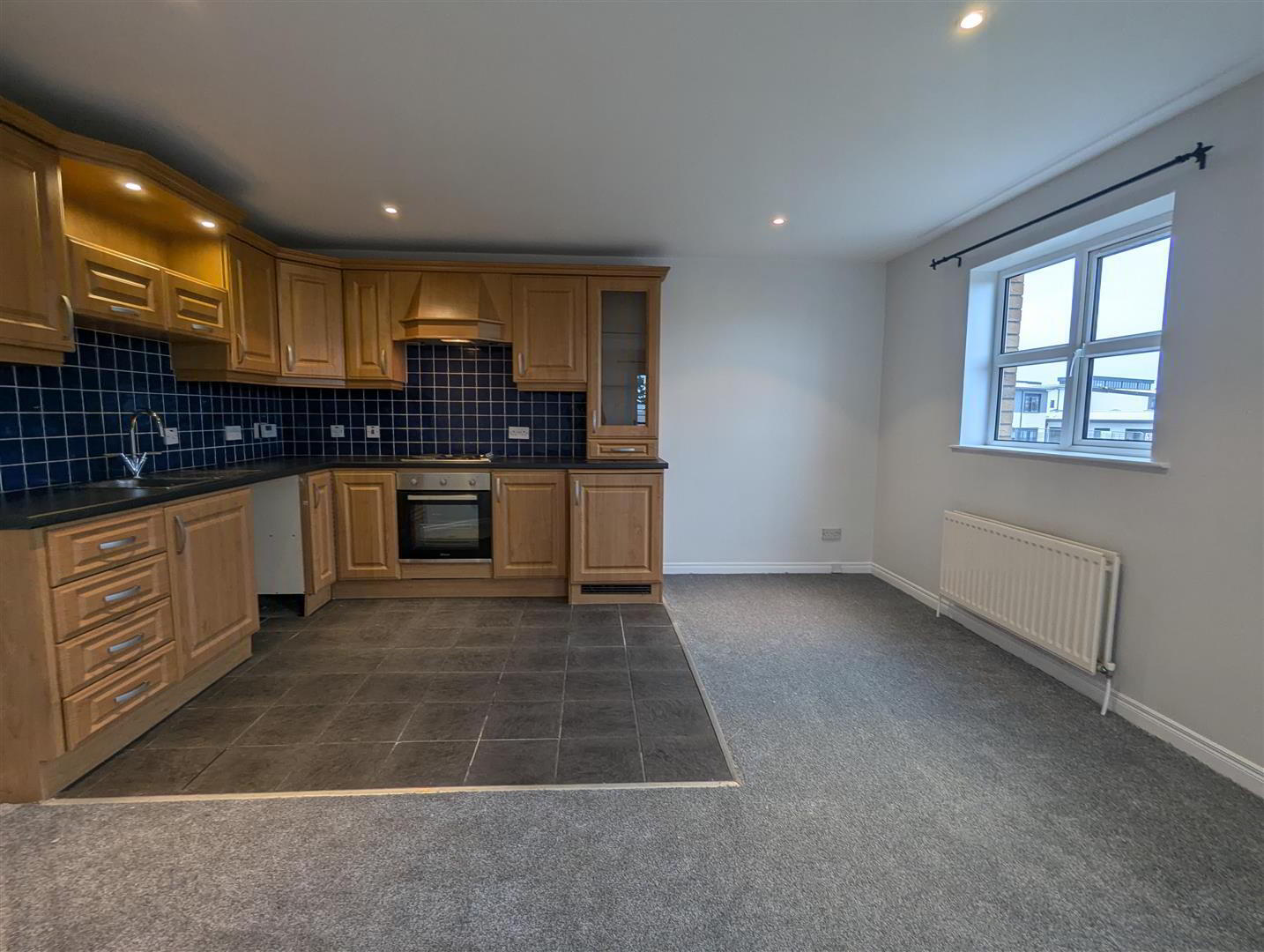 2 Lawnfield Grove 8 of 24
