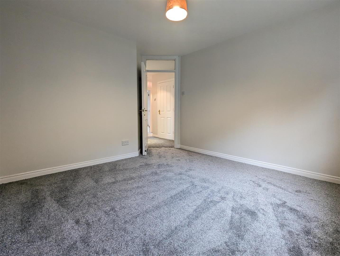 2 Lawnfield Grove 14 of 24