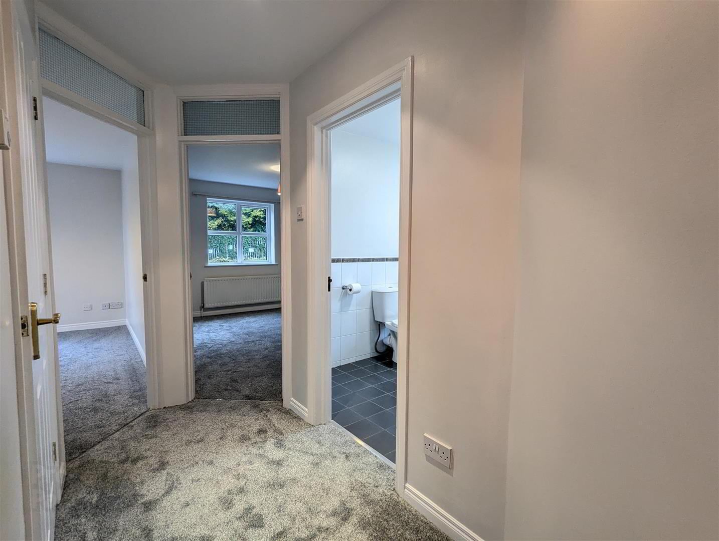 2 Lawnfield Grove 11 of 24