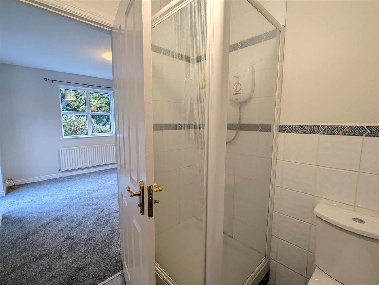 2 Lawnfield Grove 20 of 24