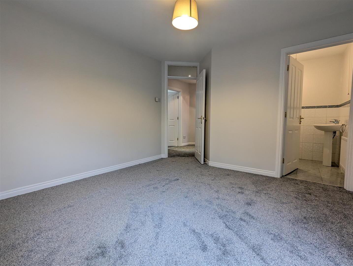 2 Lawnfield Grove 17 of 24