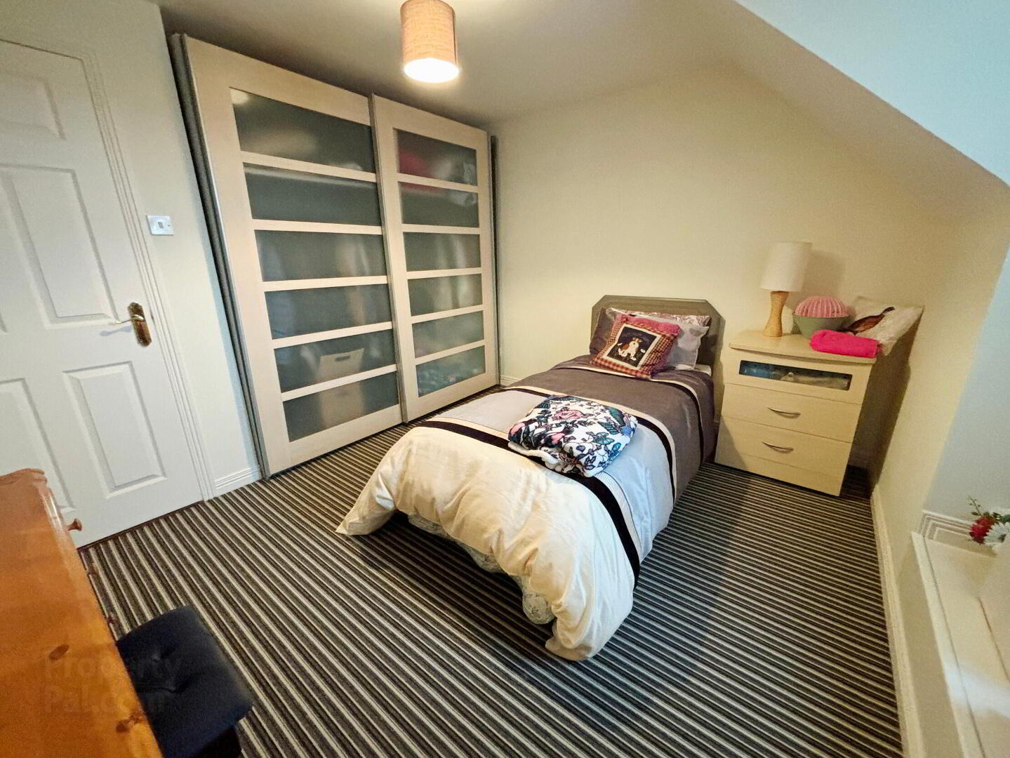 10 Knock Eden Close 29 of 44