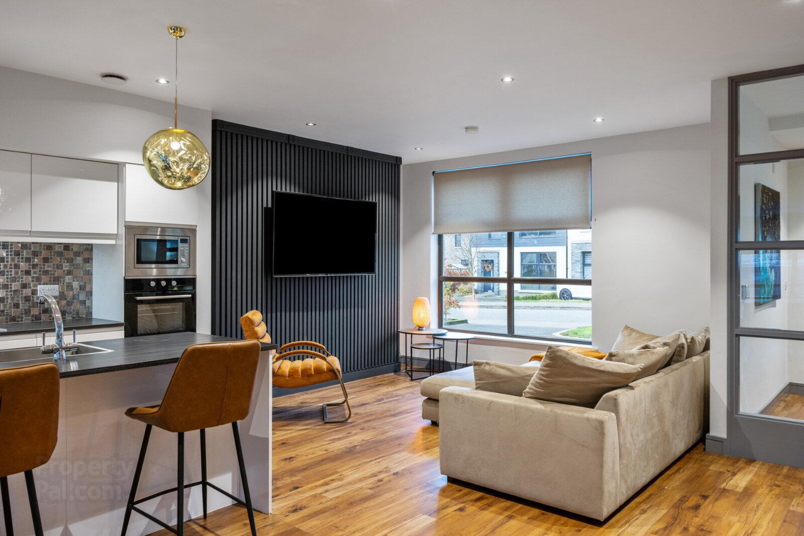 19 Fairfields Glen 4 of 16