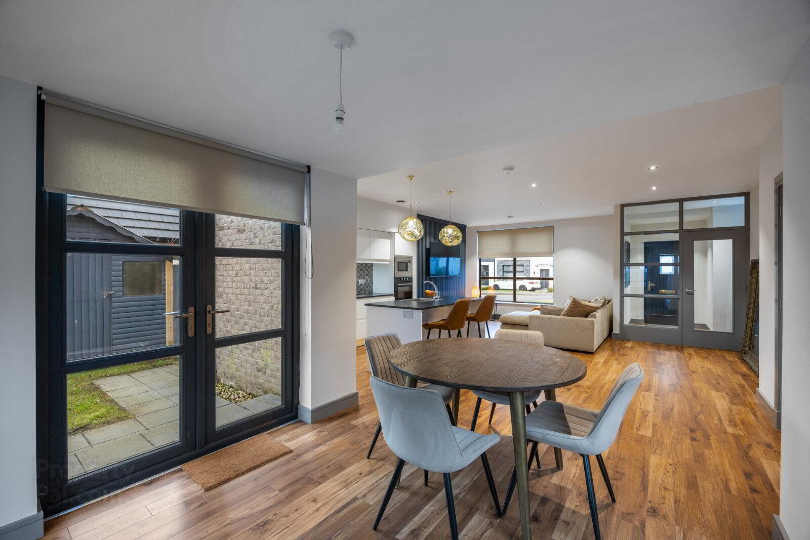19 Fairfields Glen 7 of 16
