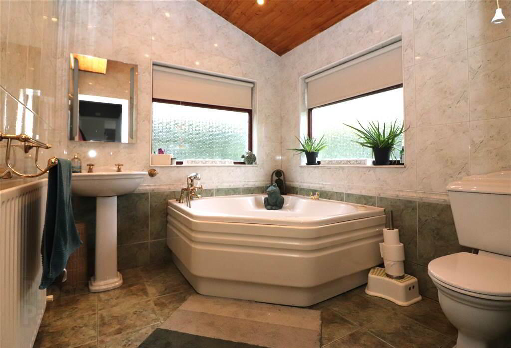 33 Wallace Avenue 8 of 16