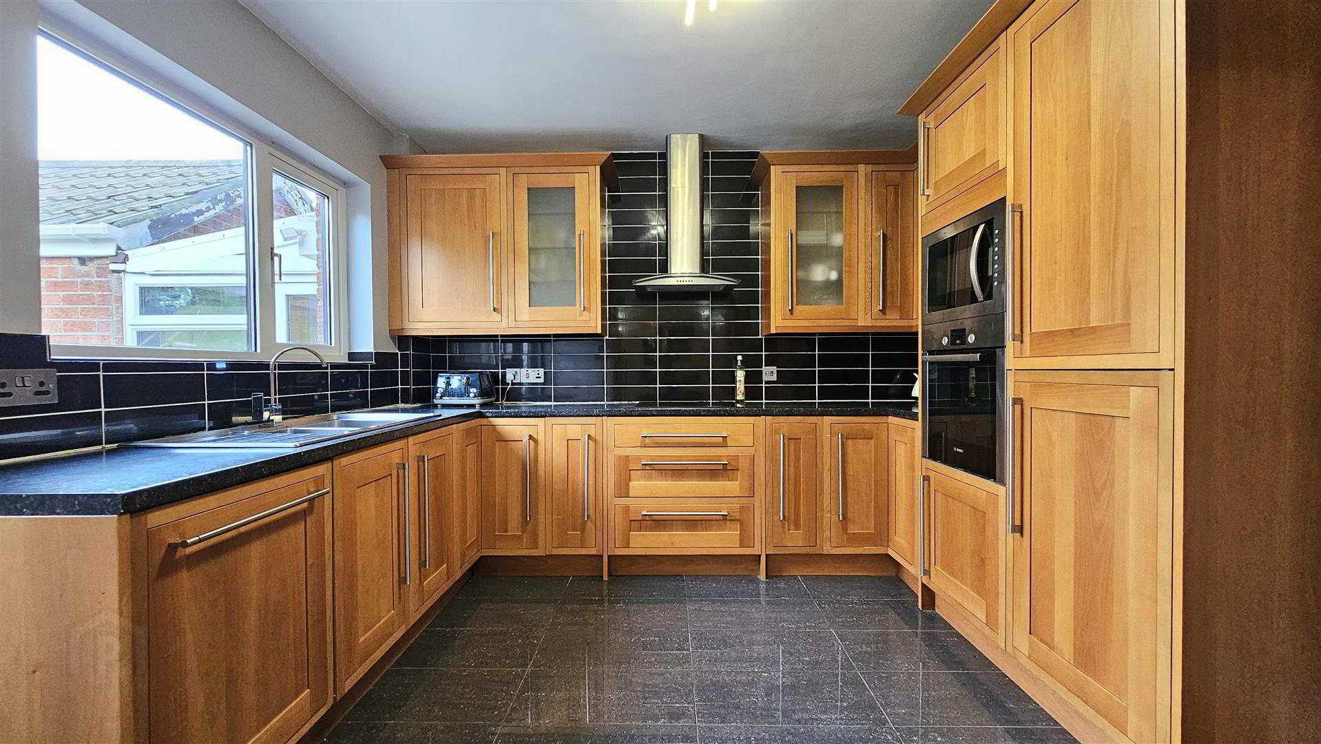 3 De Courcy Avenue 7 of 23