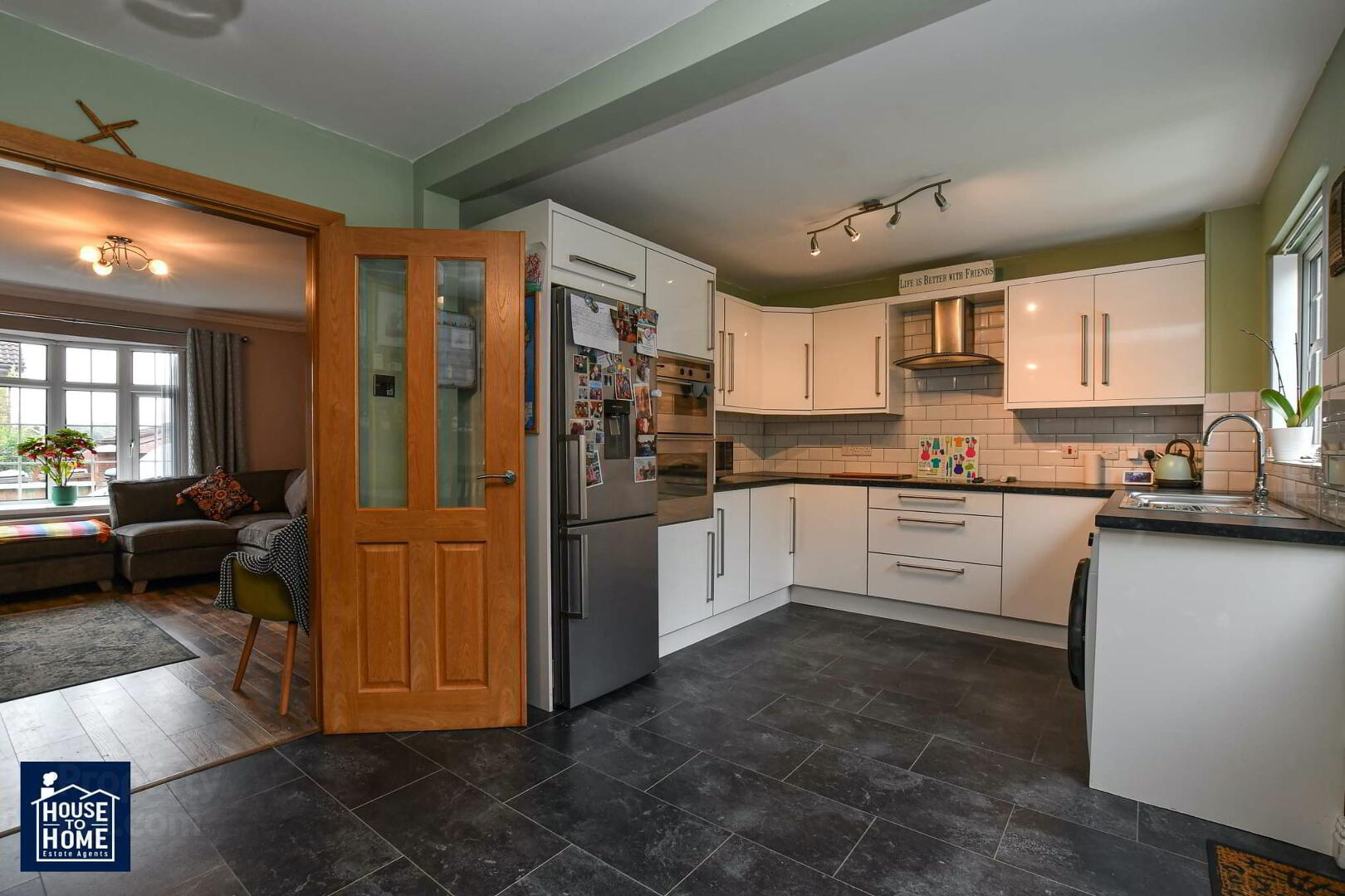 54 Wolfhill Avenue South 9 of 31