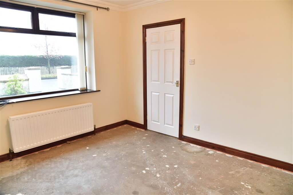 4 Raceview Terrace 8 of 42