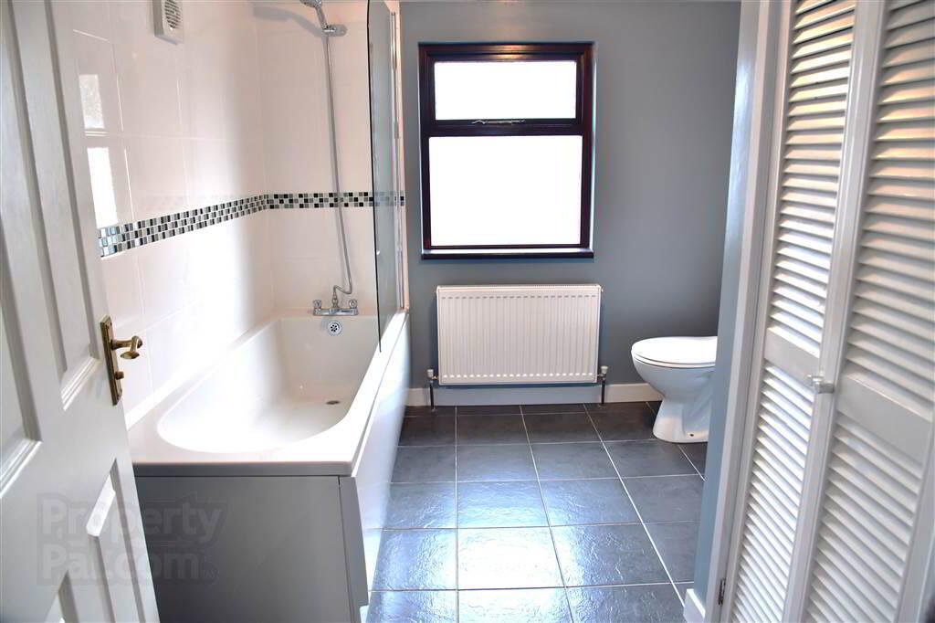 4 Raceview Terrace 21 of 42