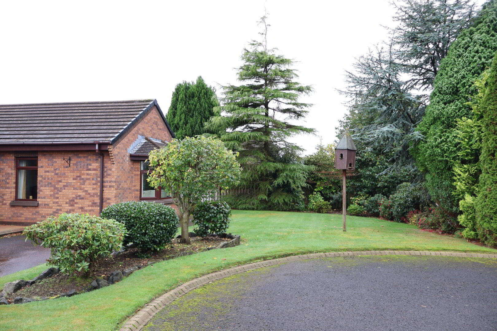 9 Lauravale 14 of 14