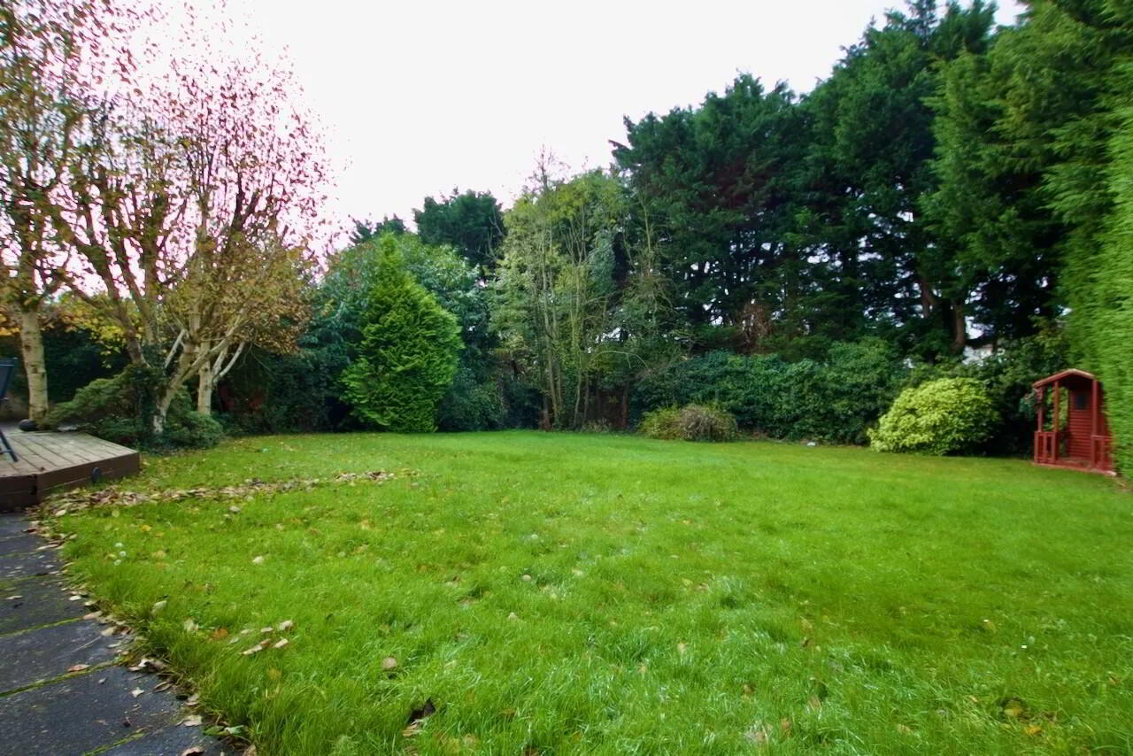 Fairlands, 10 Sli An Aifrinn 36 of 39