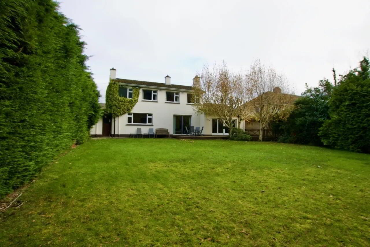 Fairlands, 10 Sli An Aifrinn 37 of 39