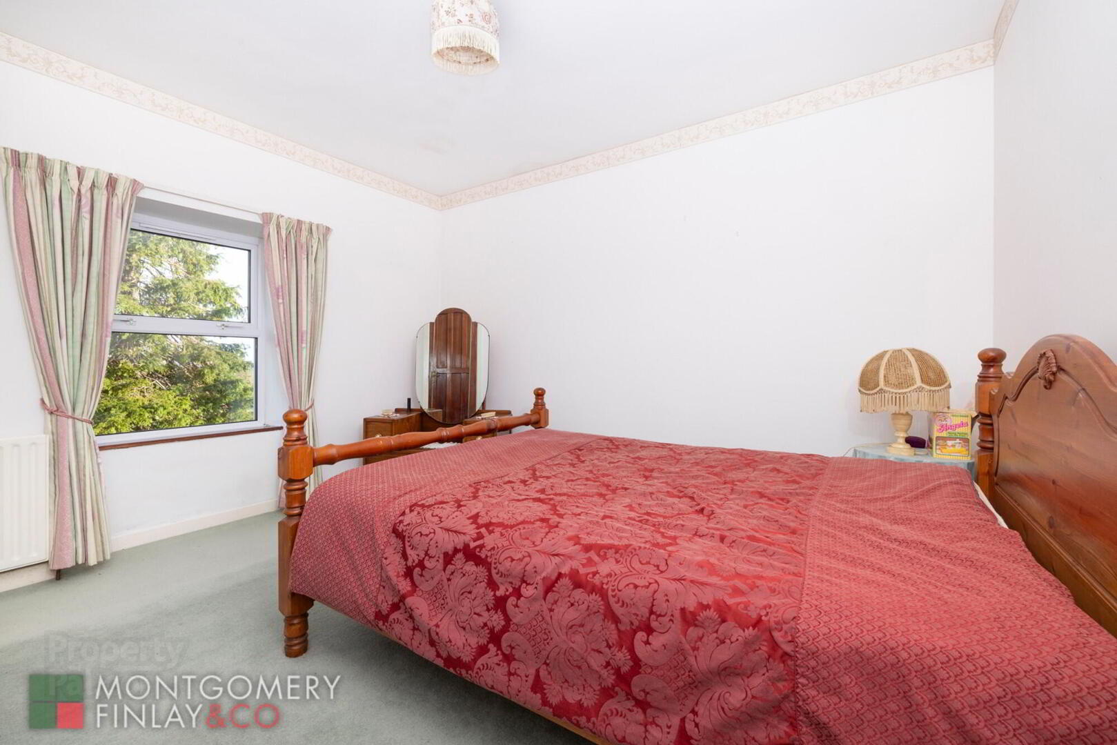 140 Marble Arch Road 23 of 39