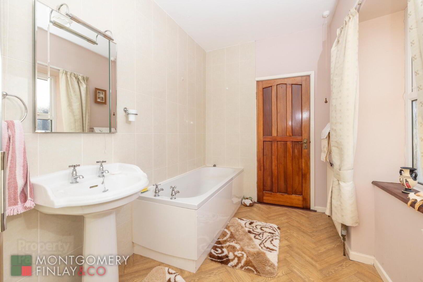 140 Marble Arch Road 29 of 39