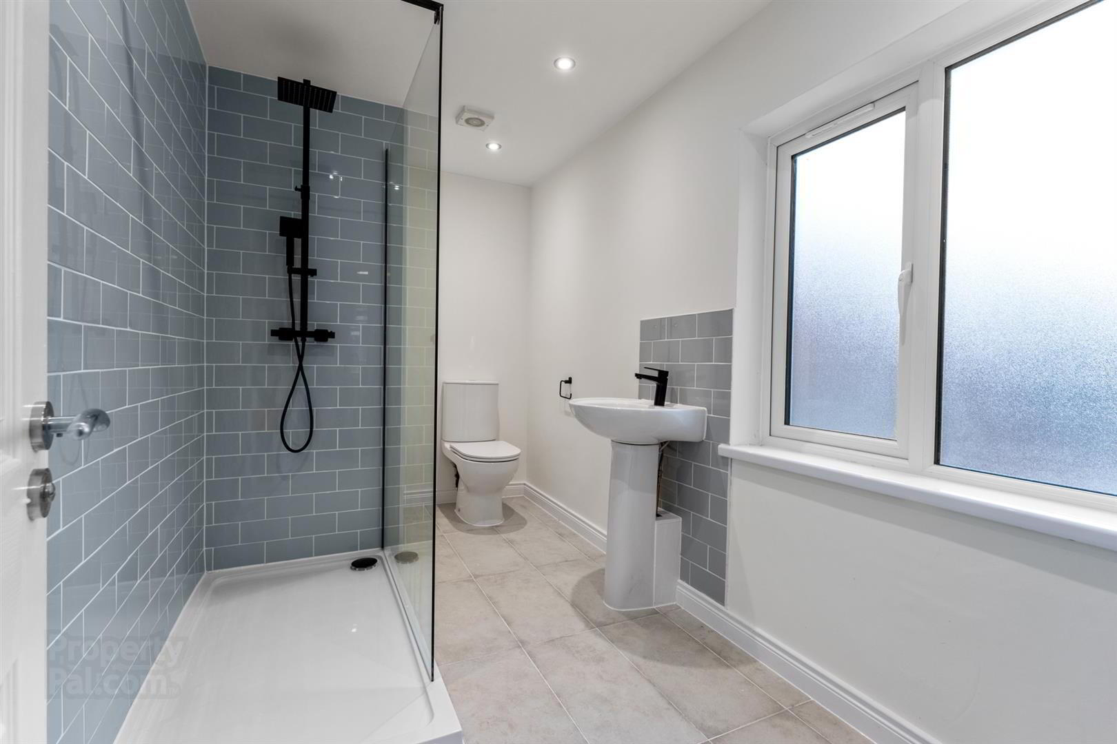 20 Woodcot Avenue 12 of 15
