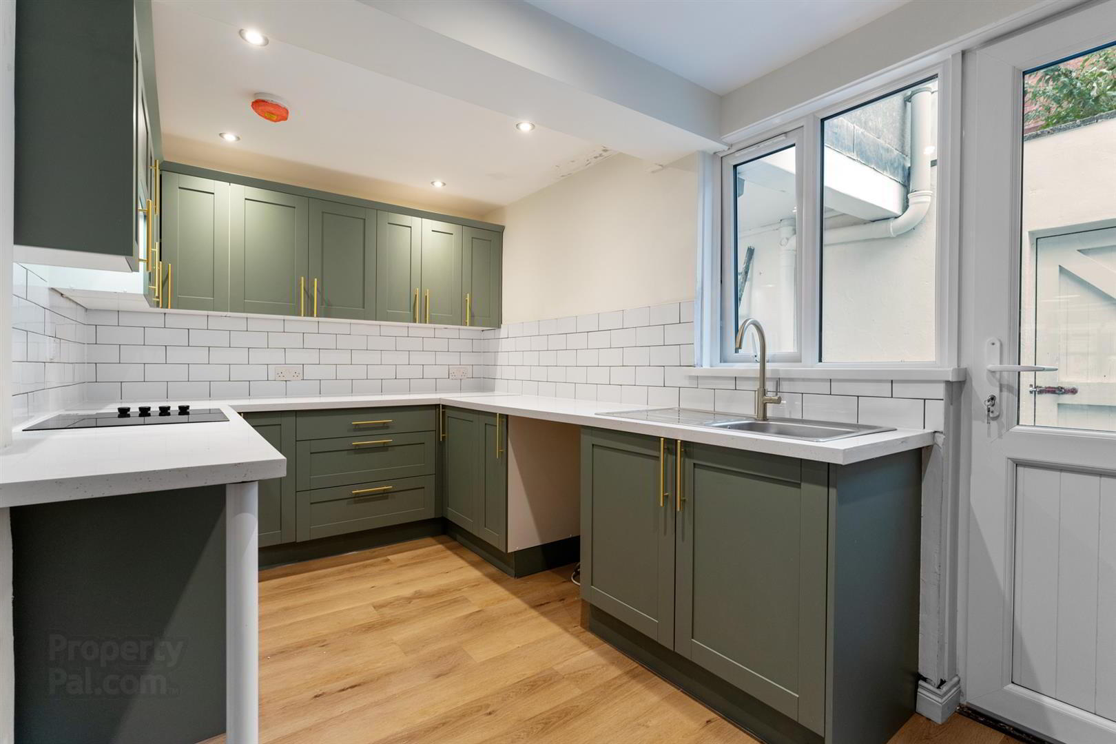 20 Woodcot Avenue 7 of 15